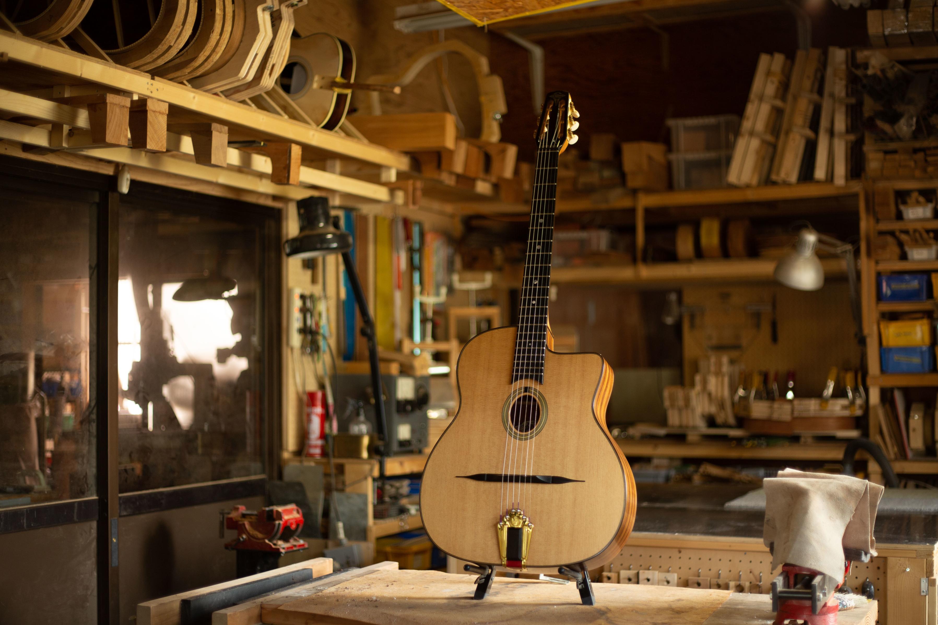 18_A.T Guitars