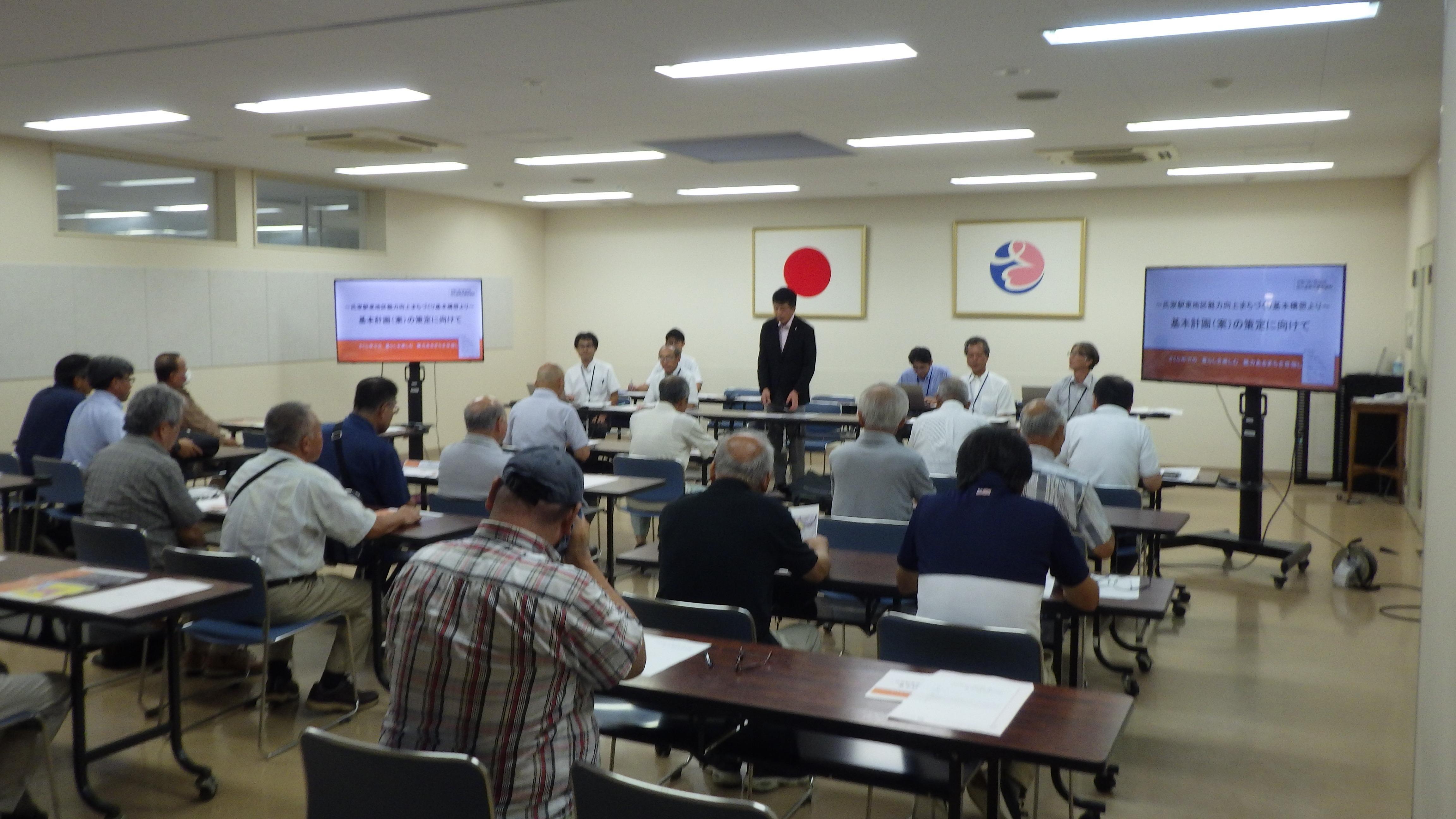 関係行政区や琴平通り商店街協力会の代表者との意見交換会による市長挨拶 関係行政区や琴平通り商店街協力会の代表者との意見交換会による市長挨拶