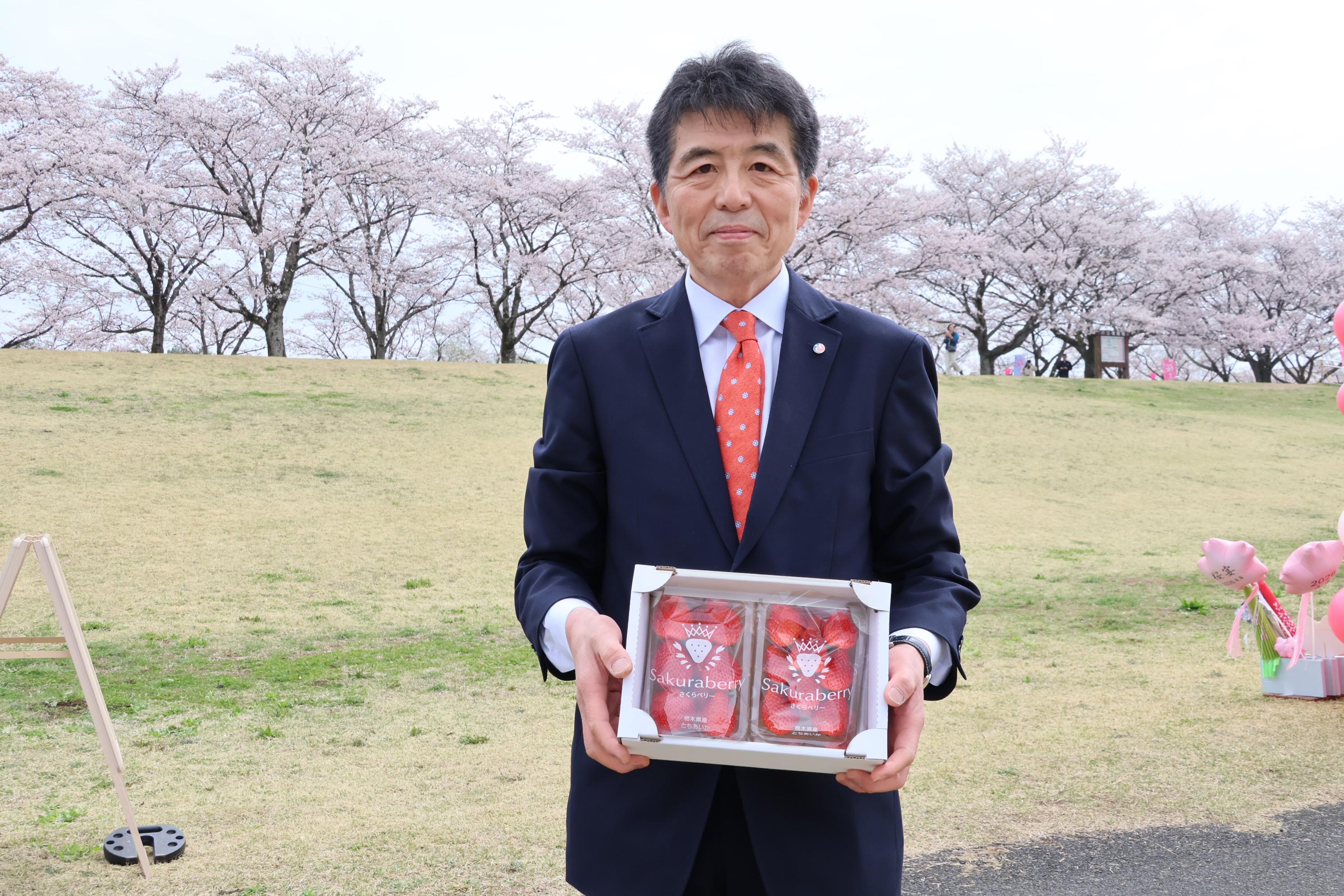 桜宴での市長の写真